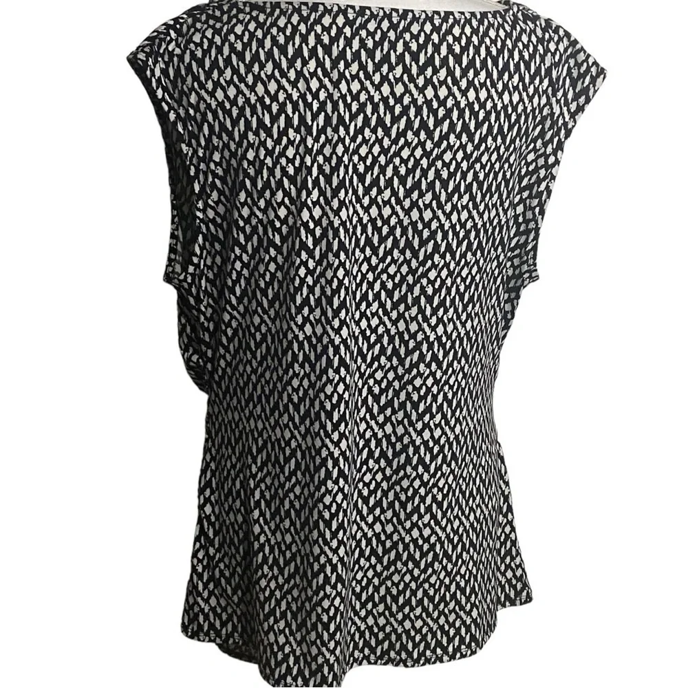 Chaus Cream & Black Print Short Sleeve Rouched Seam Career Top - Picture 3 of 6